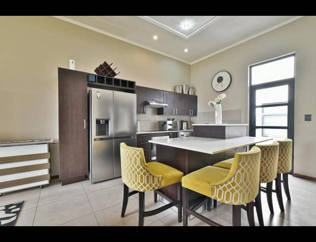 3 BEDROOM TOWNHOUSE FOR SALE IN JACKAL CREEK GOLF ESTATE